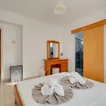 Penthouse The 'veranda' Elena Court * Larnaca