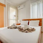 Penthouse The 'veranda' Elena Court Daire Larnaca