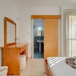Daire Penthouse The 'veranda' Elena Court *