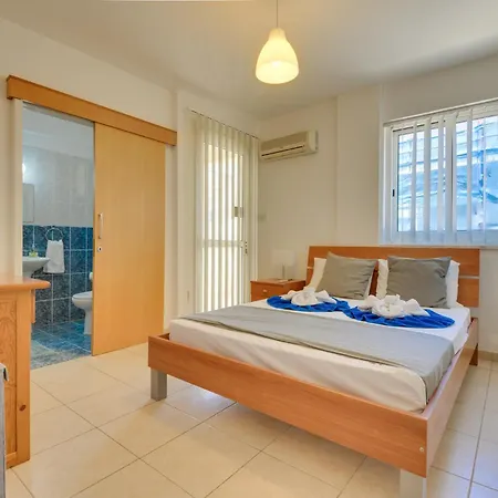 Penthouse The 'veranda' Elena Court * Larnaca