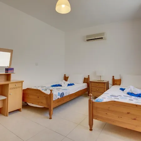 Penthouse The 'veranda' Elena Court Larnaca