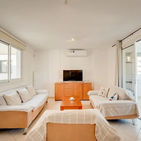 Daire Penthouse The 'veranda' Elena Court *