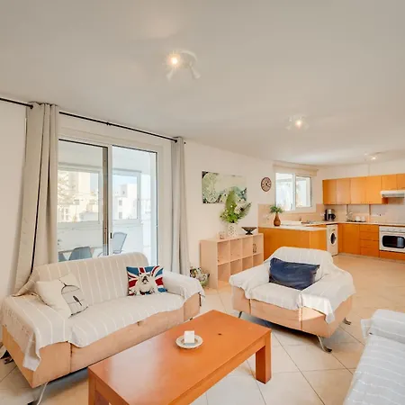 Penthouse The 'veranda' Elena Court Daire Larnaca