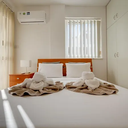 Daire Penthouse The 'veranda' Elena Court *