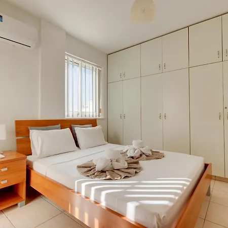Penthouse The 'veranda' Elena Court Daire *