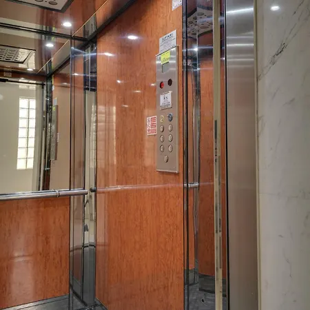 아파트 Penthouse The 'veranda' Elena Court *