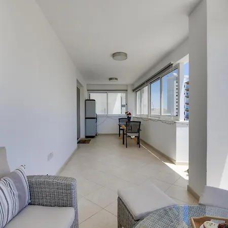 Penthouse The 'veranda' Elena Court