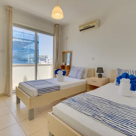 Penthouse The 'veranda' Elena Court *