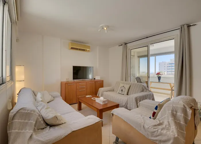 Penthouse The 'veranda' Elena Court *